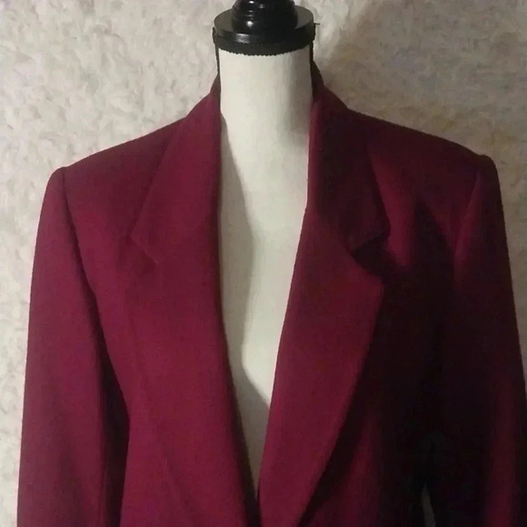 Requirements Woman Red  Wool Coat Size 10 - Picture 2 of 12